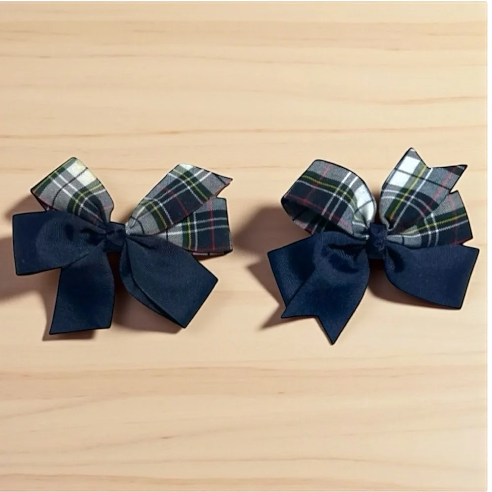 2 School Uniform Grosgrain Hair Bows Plaid 8B 🛍️ 2/$10 • 3/$12
